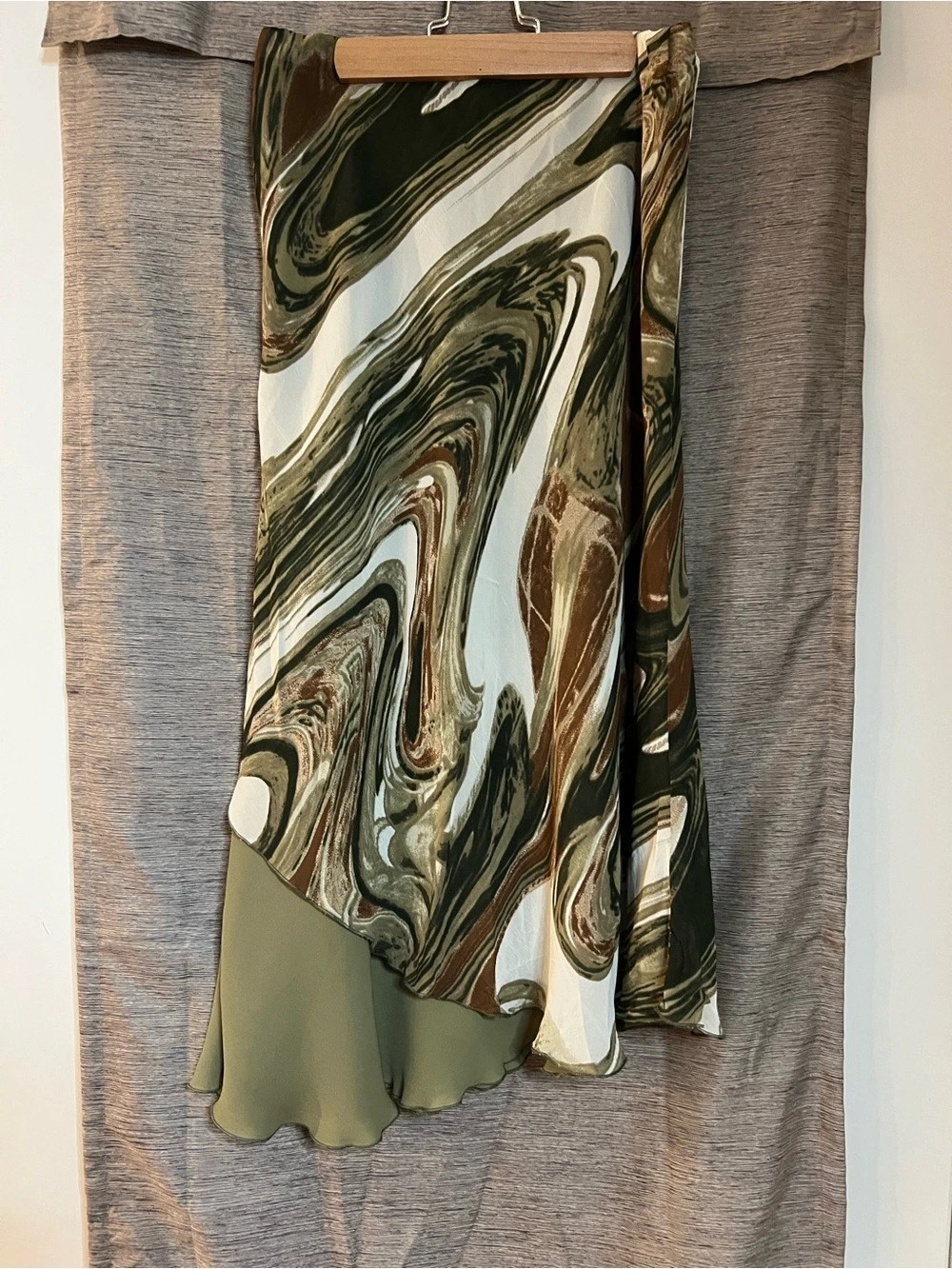 Euro Abstract Maxi all mesh lined Skirt in Green & Brown marble Like New